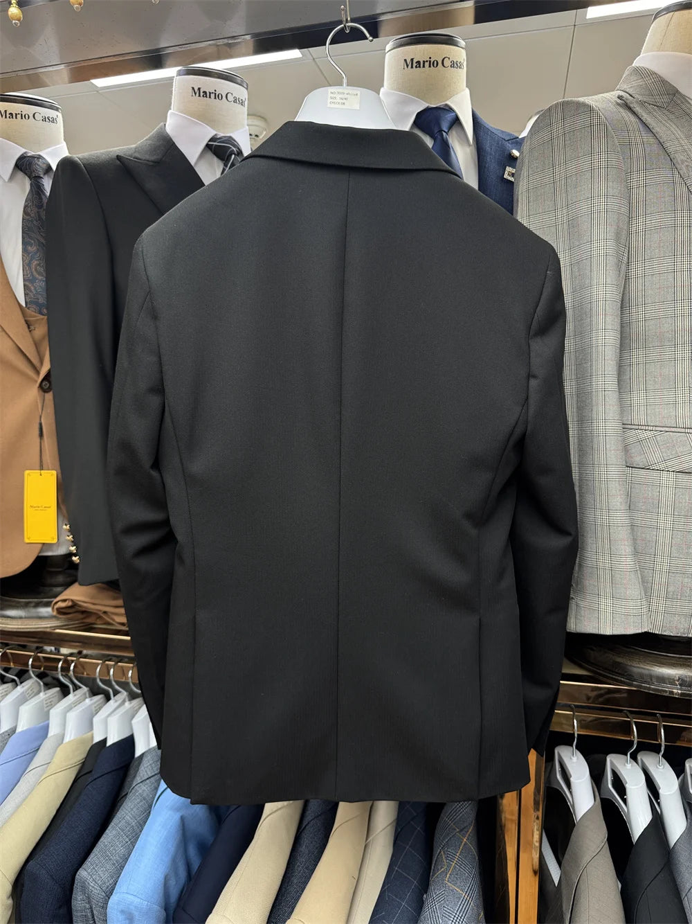 In Stock Smooth Groom Wear Elegant Single Breasted Men Suit 3-pieces Classy Formal Peak Lapel Customized Set Four Seasons